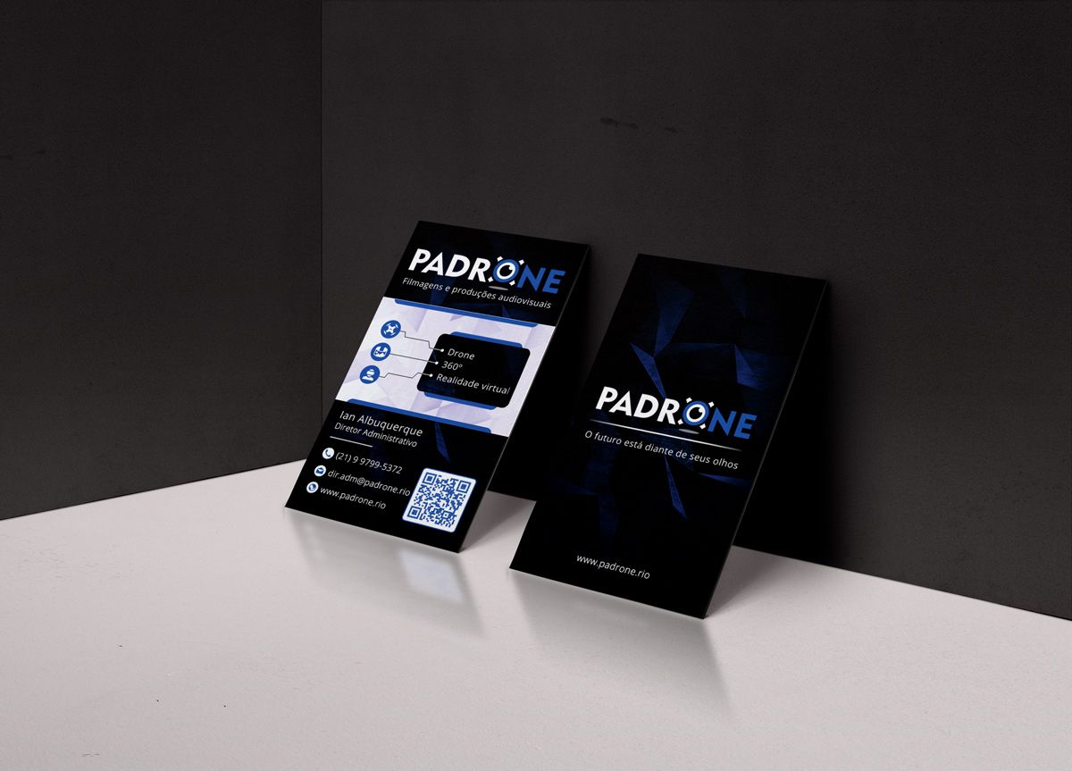 Mockup da marca Padrone em caderno e cartão.